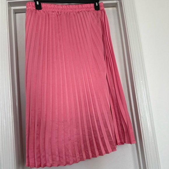 Sadie & Love Dresses & Skirts - Rose Pink Pleated Midi Skirt
